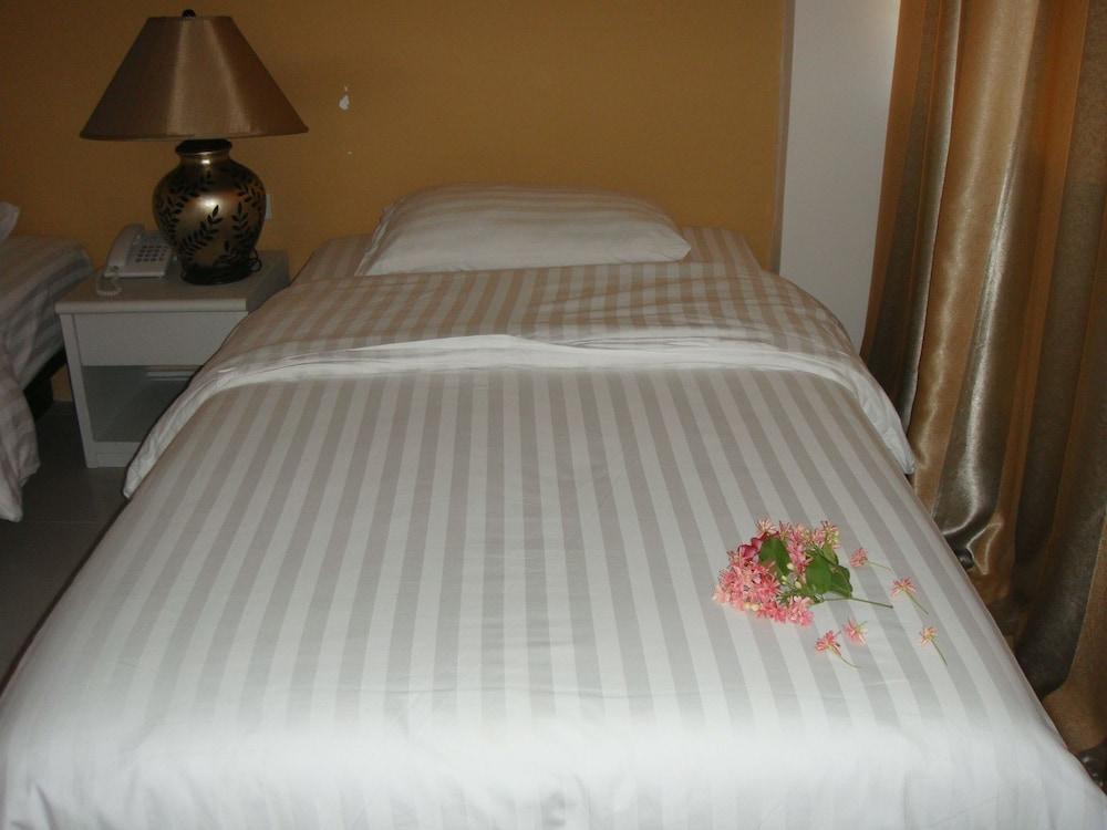 Jomtien Longstay Hotel - Sha Plus Certified Exterior photo